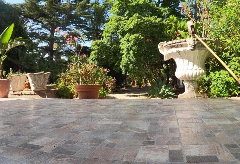 פנסיון Villa Esperide