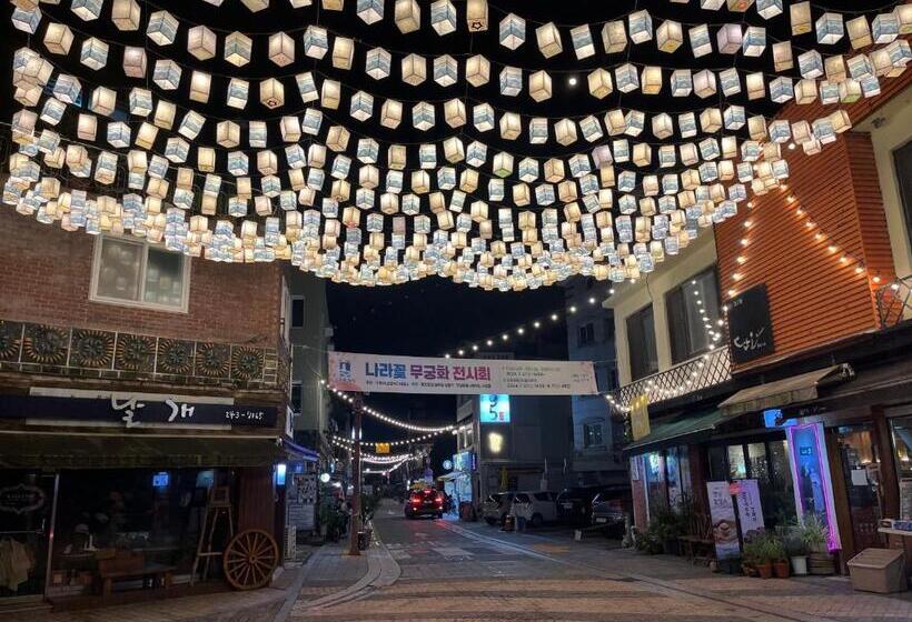 پانسیون Walking With Dog