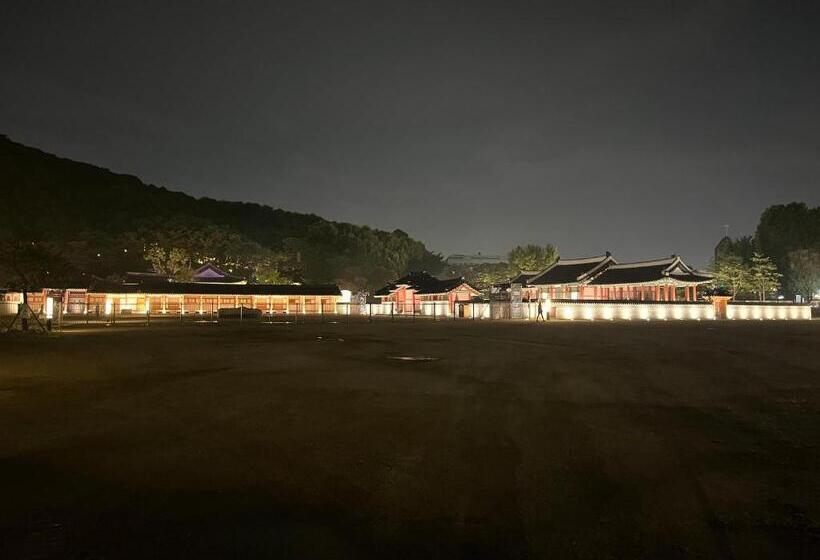 پانسیون Walking With Dog