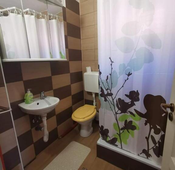 펜션 Zöldfenyő Vendégház