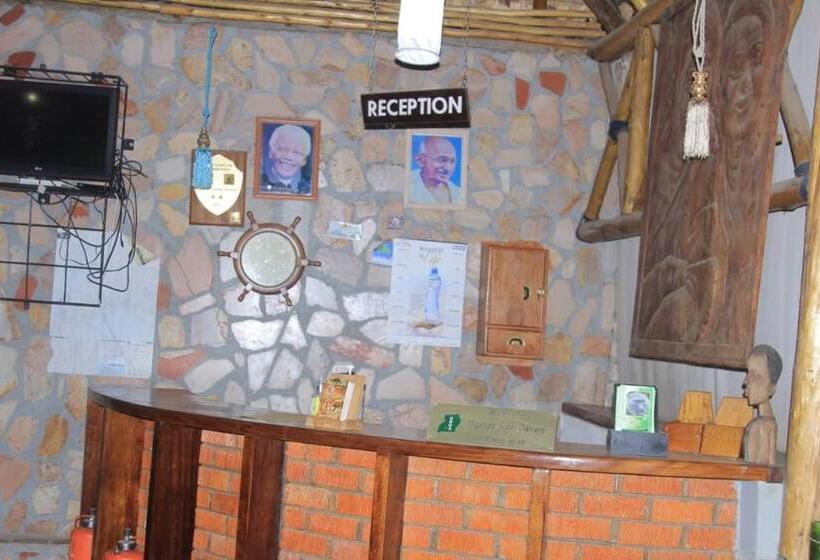 استراحتگاه Baboon Lodge Queen Elizabeth