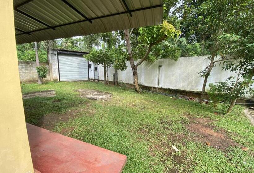 リゾートホテル Nimsri Villa By Prazzventures