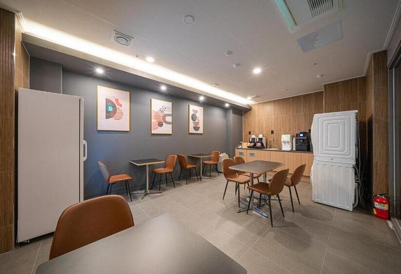 Sangju Brown Dot Hotel Sangju Branch