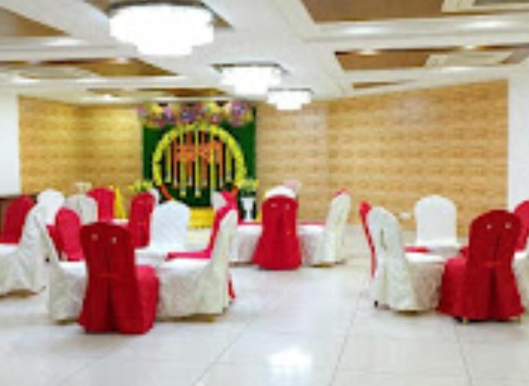 Sn Blu Hotel Panchvati Ahmedabad