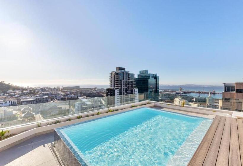 Urban Luxury At The Rubik