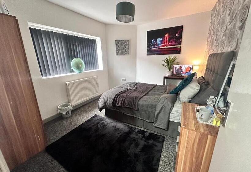 Adelphi Rooms Preston