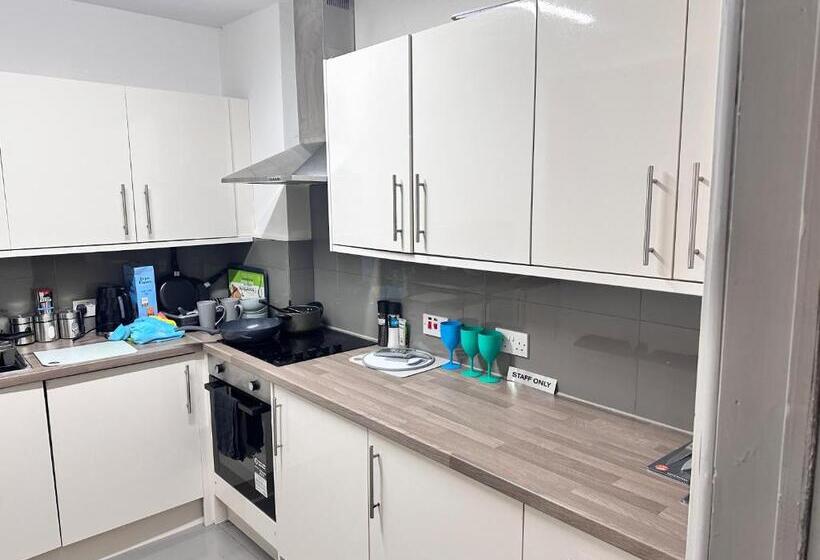 Adelphi Rooms Preston