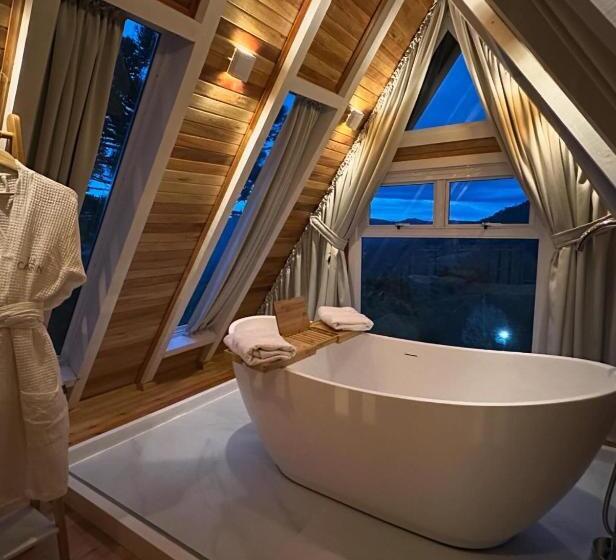 تختخواب و صبحانه Cabana Snowflake Urubici