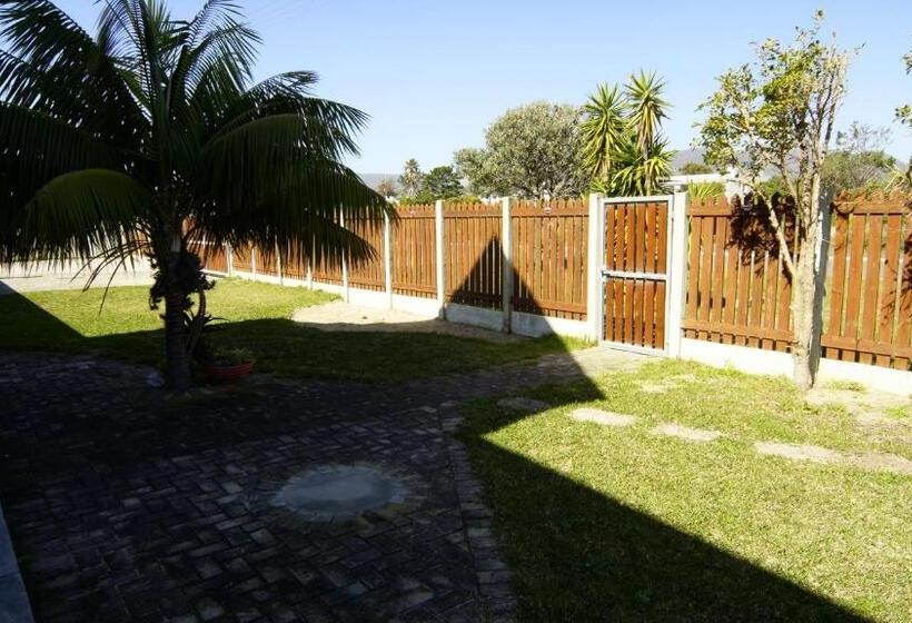 مبيت وإفطار Dutch African Breeze