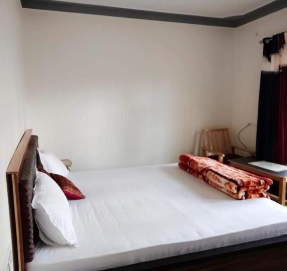 مبيت وإفطار Feroz Homestay Ladakh By Lexstays