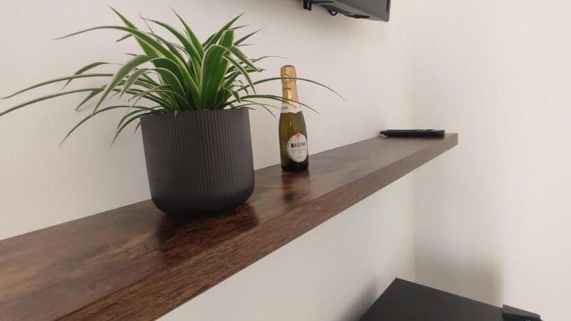 ベッドアンドブレックファースト Fevi Rooms