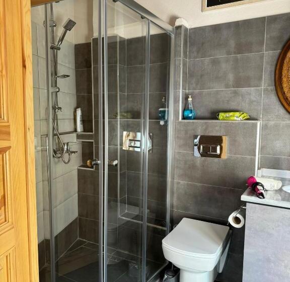 تختخواب و صبحانه Hanflats