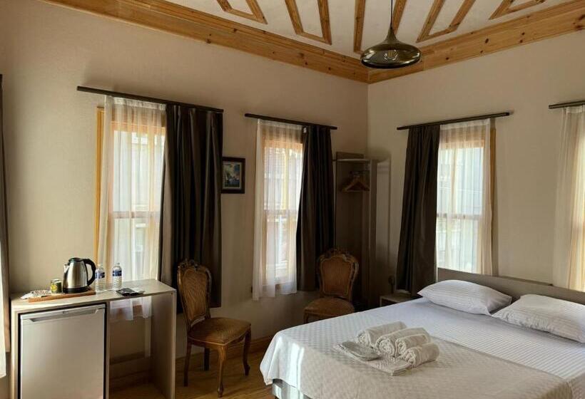 تختخواب و صبحانه Hanflats