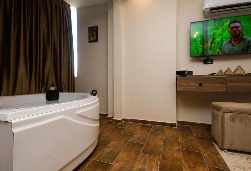 تختخواب و صبحانه Imperial Pyramids Heights View