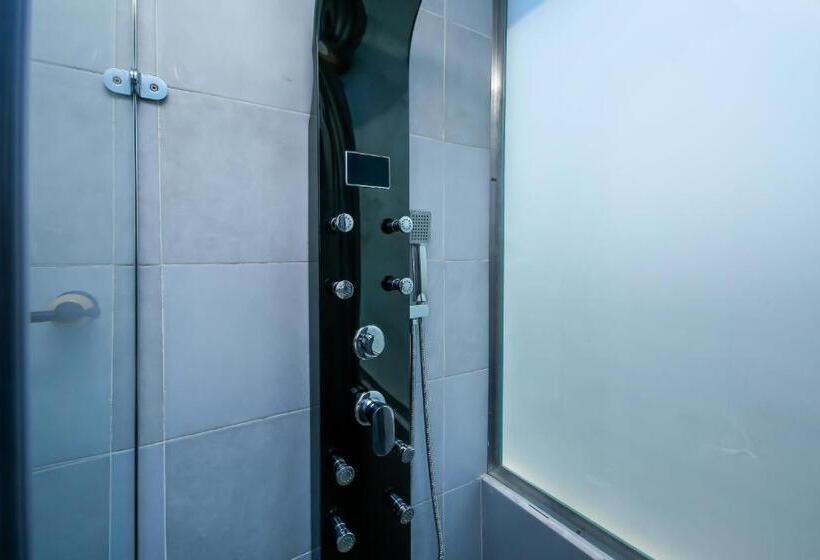 تختخواب و صبحانه Imperial Pyramids Heights View