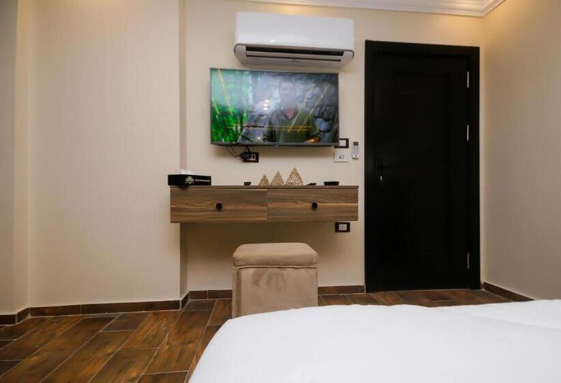 تختخواب و صبحانه Imperial Pyramids Heights View