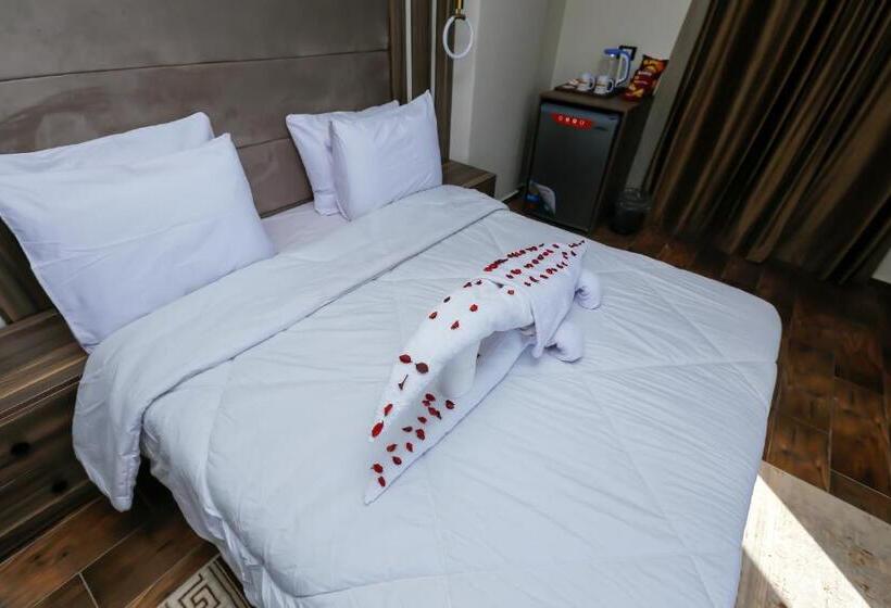 تختخواب و صبحانه Imperial Pyramids Heights View