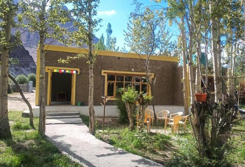 Bed and Breakfast Ladakh Mountian Escape Camp By Lexstays