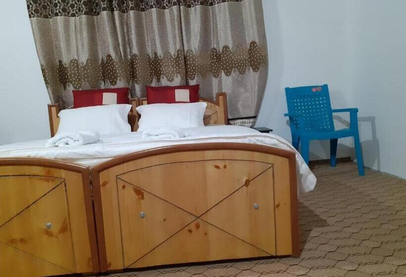 مبيت وإفطار Royal Mount Guest House Ladakh By Lexstays