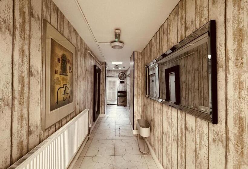 ベッドアンドブレックファースト Sterling House