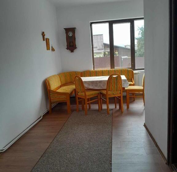 Egyszerű és Nagyszerű Hostel