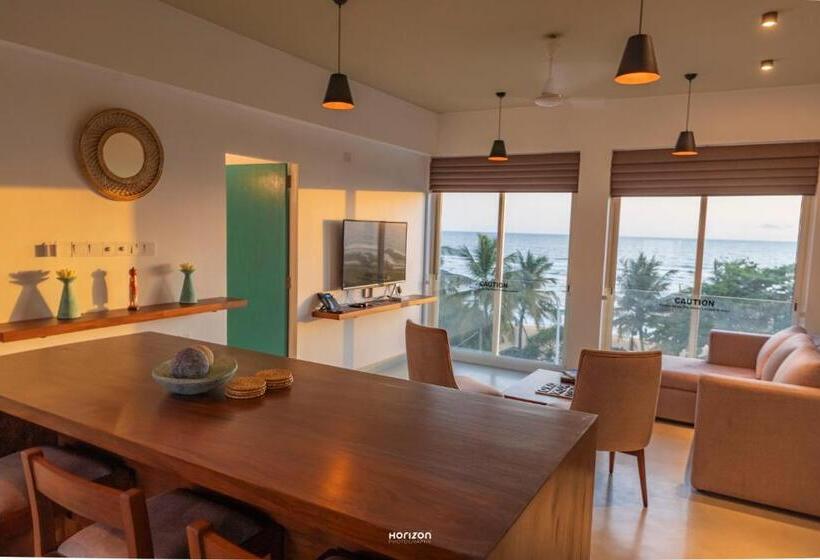 酒店 50 By The Sea