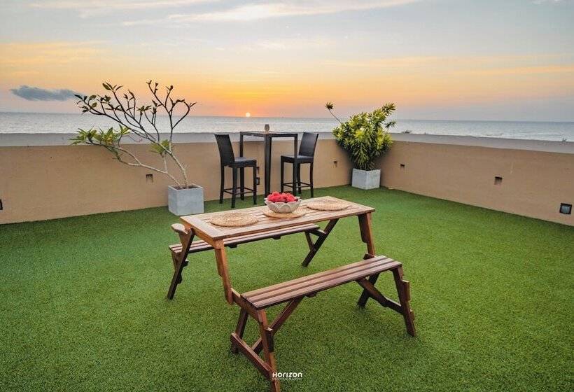 酒店 50 By The Sea