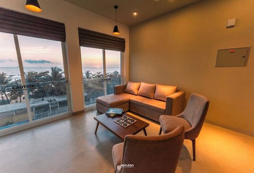 酒店 50 By The Sea