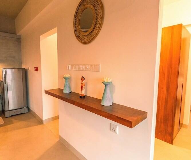 酒店 50 By The Sea