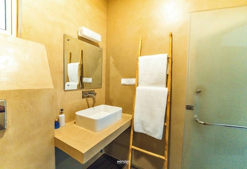 酒店 50 By The Sea