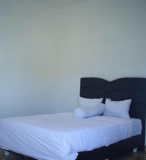 בית מלון כפרי Abhizar Bungalow