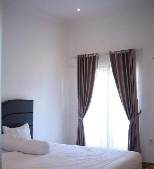 בית מלון כפרי Abhizar Bungalow