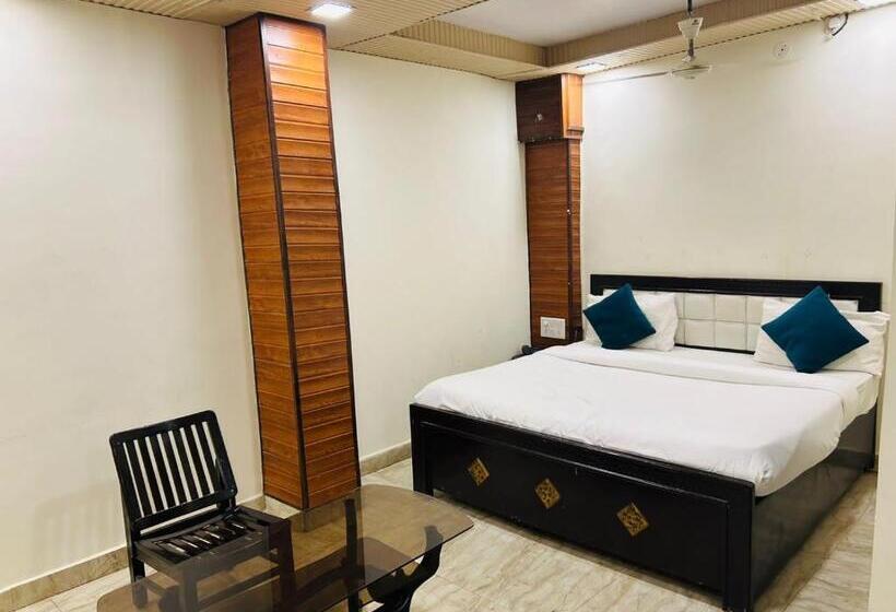 ホテル Anika By Kalonji