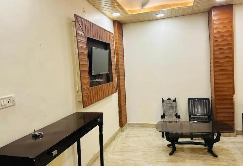 ホテル Anika By Kalonji