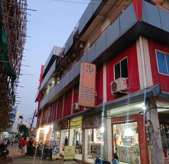 ホテル Anika By Kalonji