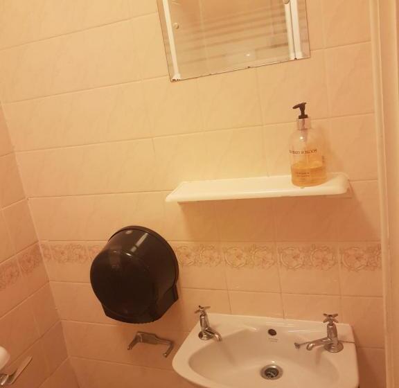 Капсульный Oтель The Bridge