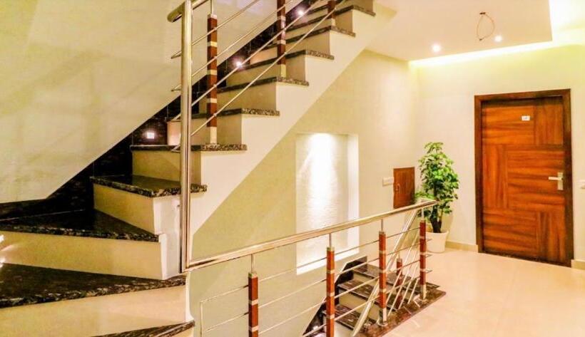 فندق Golden Velvet