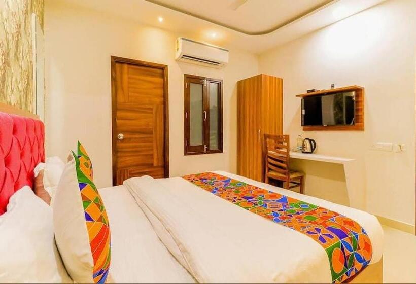 ホテル Golden Velvet