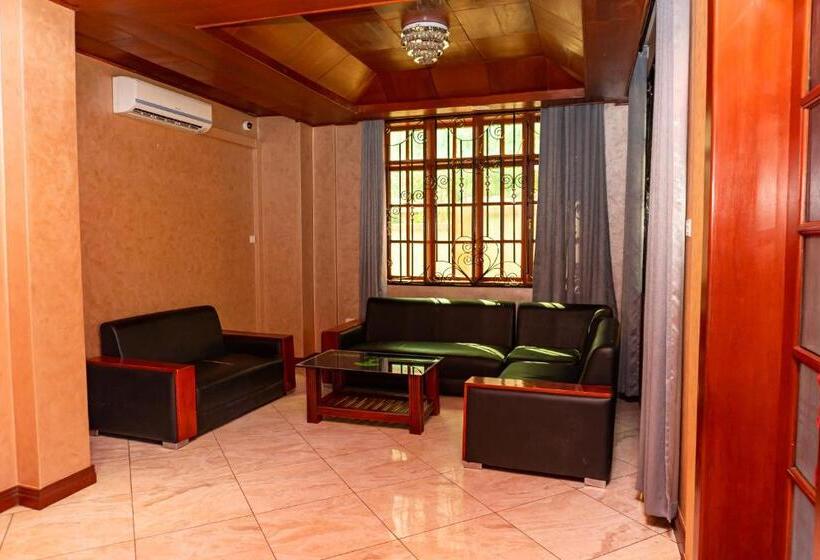 هتل Graceland Arusha