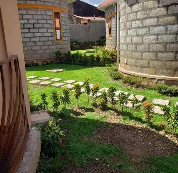 هتل Jomry Cottages