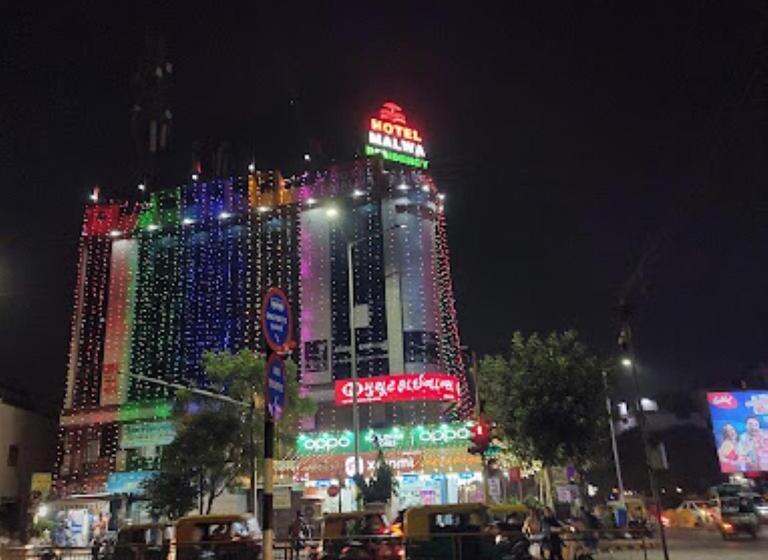 בית מלון כפרי Malwa Residency Ahmedabad