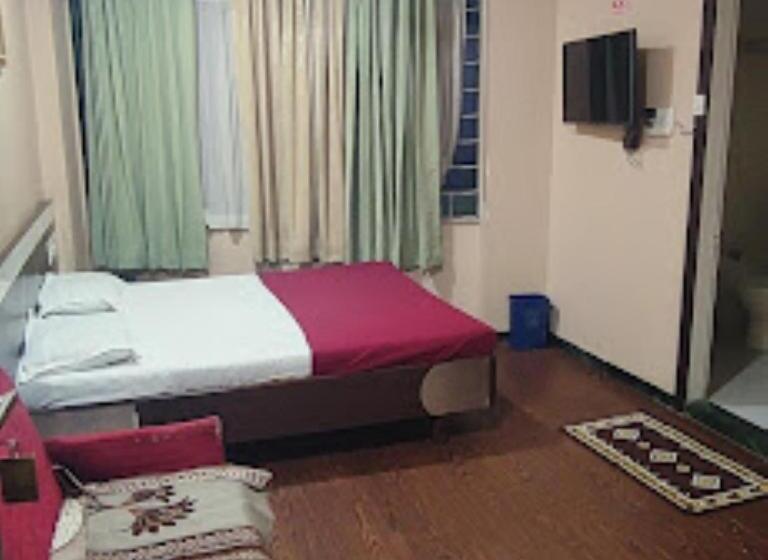 בית מלון כפרי Malwa Residency Ahmedabad