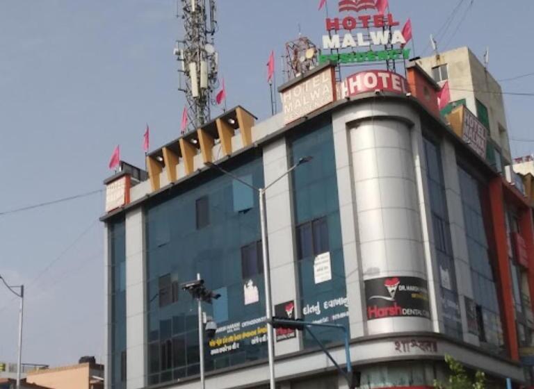 בית מלון כפרי Malwa Residency Ahmedabad