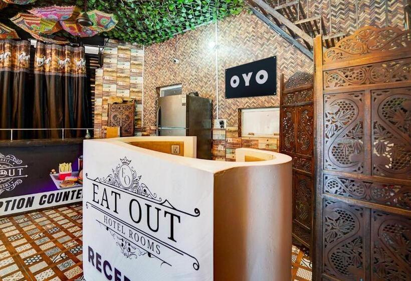 Отель O Eat Out Cafe & Rooms