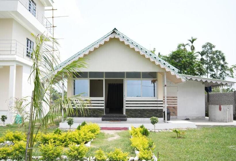 בית מלון כפרי Queen Of Dooars Eco Resort