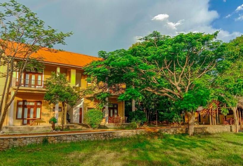 Отель Sigiri Lanka Resort