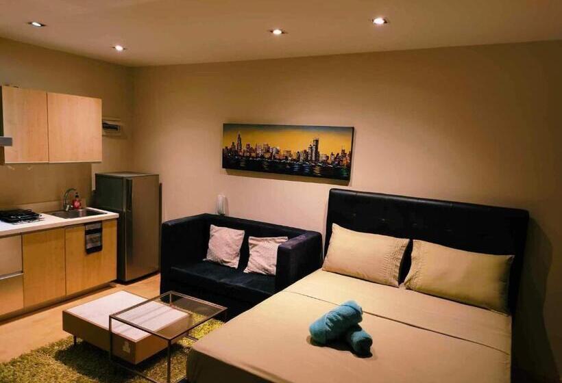 Отель Staycation Fully Furnished