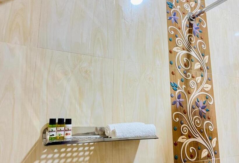 فندق Sterling Garden Beach