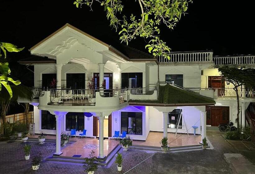 בית מלון כפרי Treatooo Lake Resort