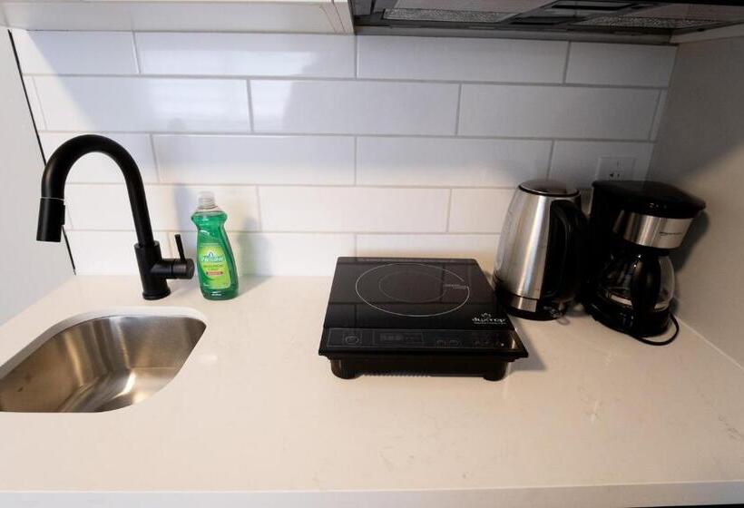 فندق على الطريق Upartments